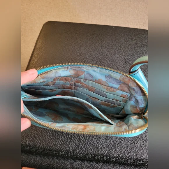 Hobo Sable Wristlet - Picture 3 of 5